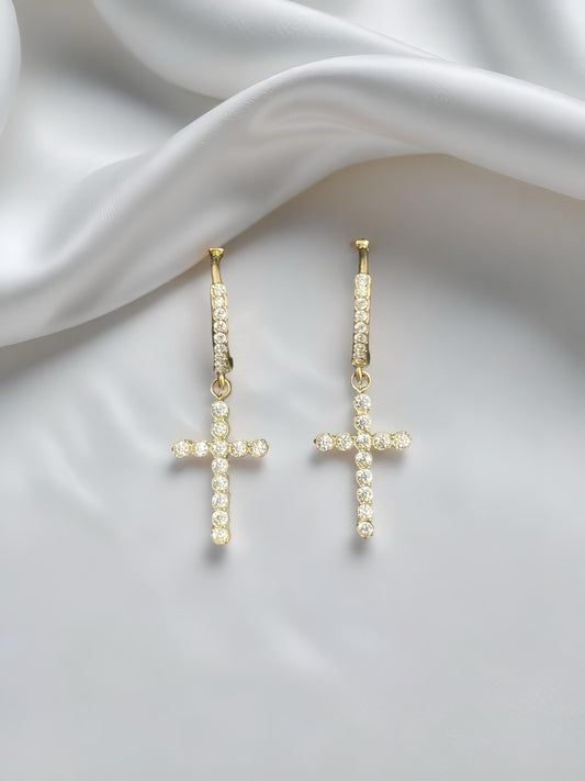 Cross Loops mit Steinen Ohrringe - 14K Goldplattierung